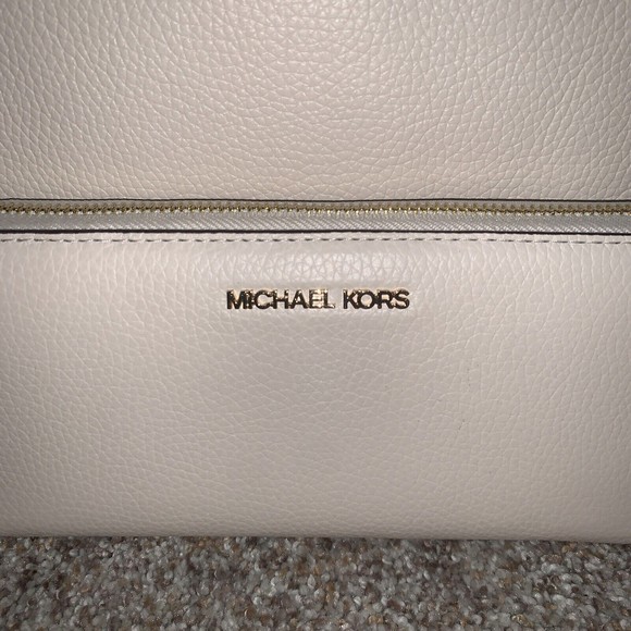 Michael Kors Purse and Wallet set Arlo Light Cream Leather  Shoulder Bag NWT - Picture 4 of 14